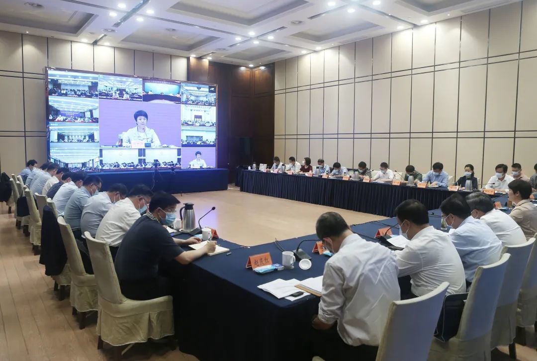 扬州召开疫情防控会，强调迅速行动切断疫情传播链