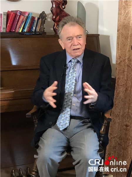 英国院士赞中国抗疫成典范，经验值得全球多国借鉴应对疫情