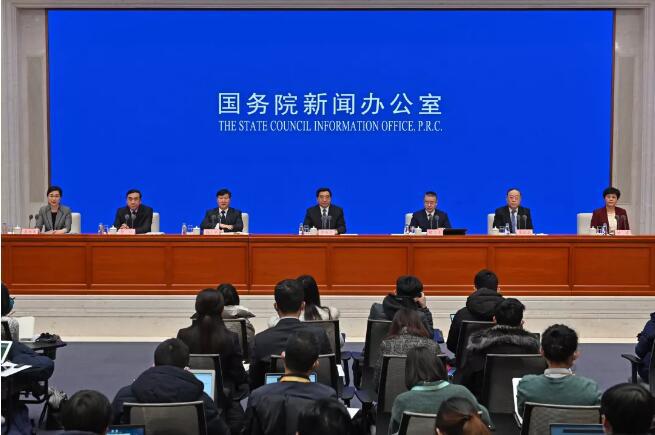 国务院联防联控机制发布会:介绍疫情防控物资保障情况