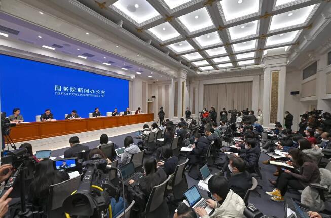 国务院联防联控机制发布会:介绍疫情防控物资保障情况