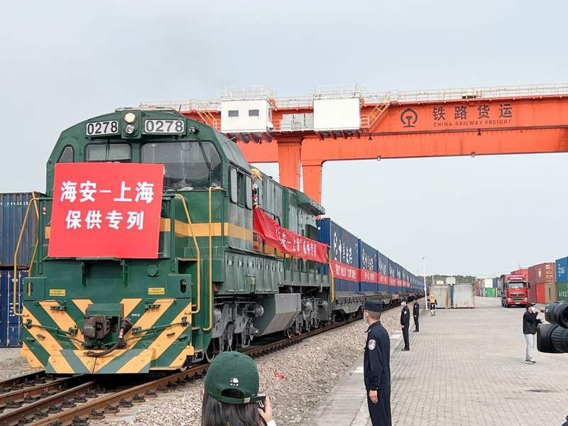 上海疫情下重要行业现状:金融交易平稳,物流通关不间断