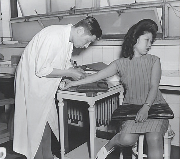 回顾疫情历史:百年一遇大疫下,人类能否战胜病毒?